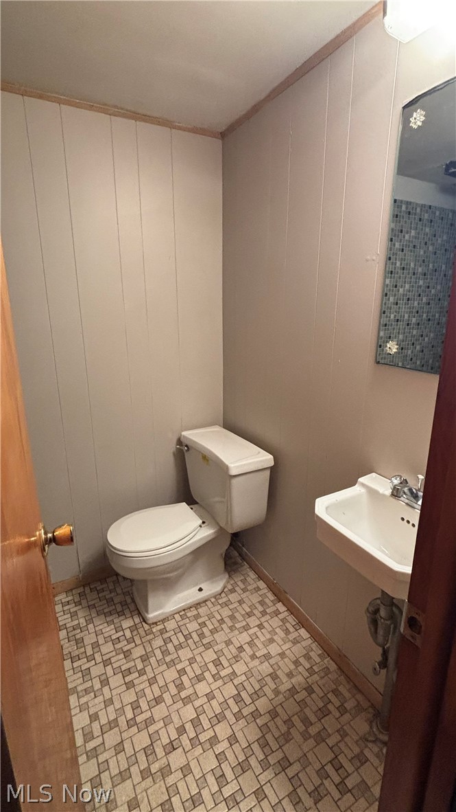 1274 Eastwood Avenue Akron OH 44305