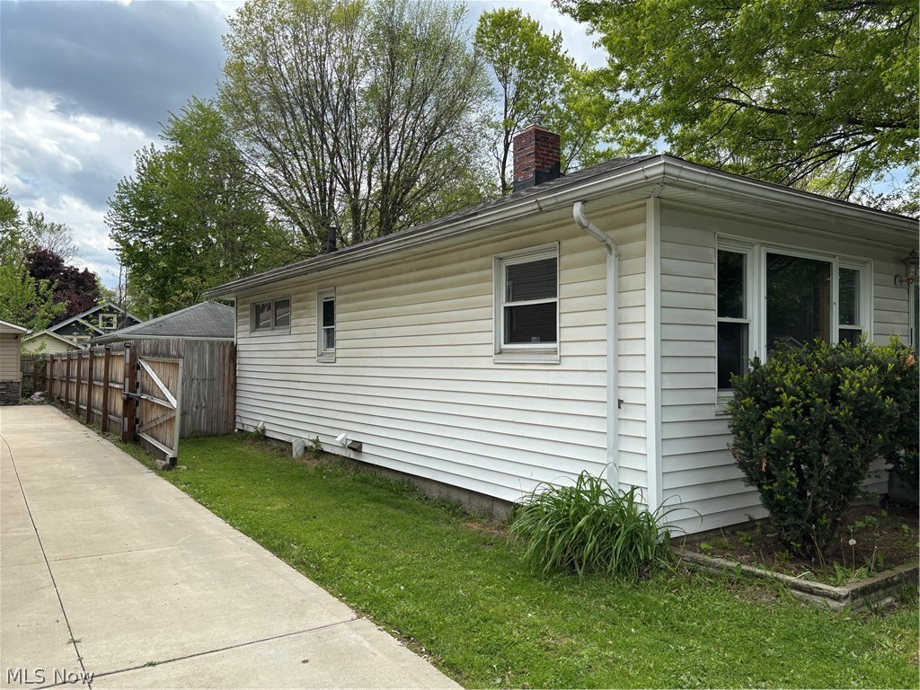 1274 Eastwood Avenue Akron OH 44305