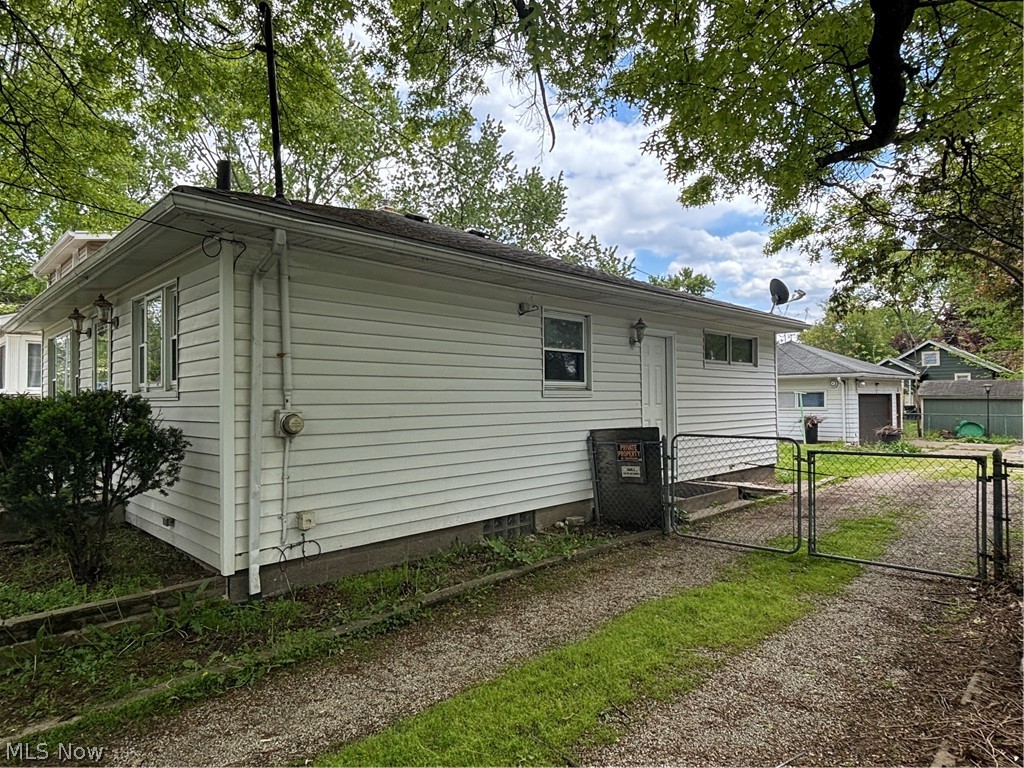 1274 Eastwood Avenue Akron OH 44305