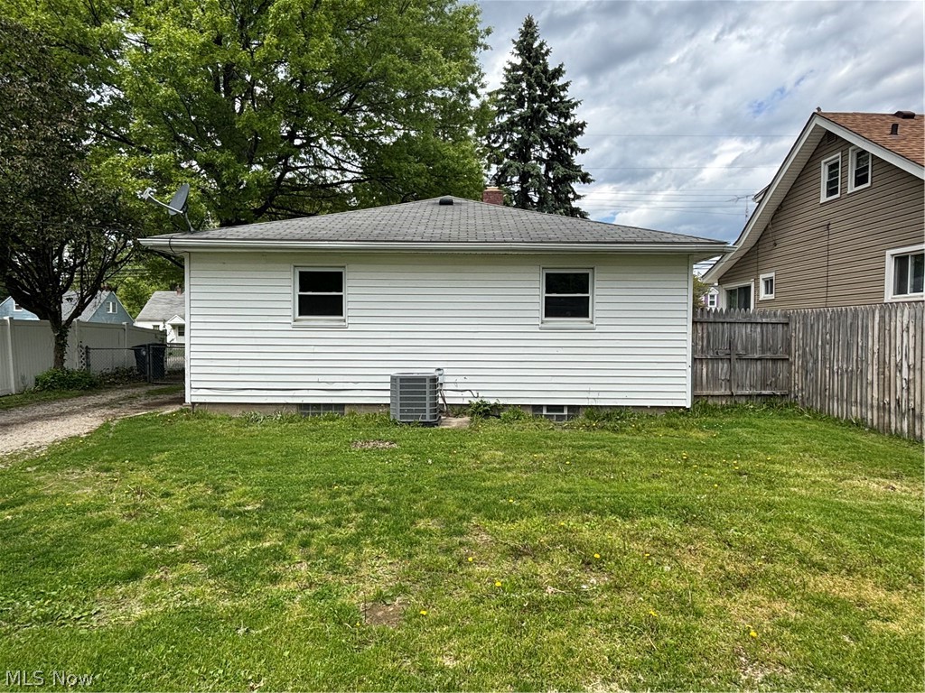 1274 Eastwood Avenue Akron OH 44305