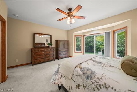 953 Outrigger Cove Painesville OH 44077