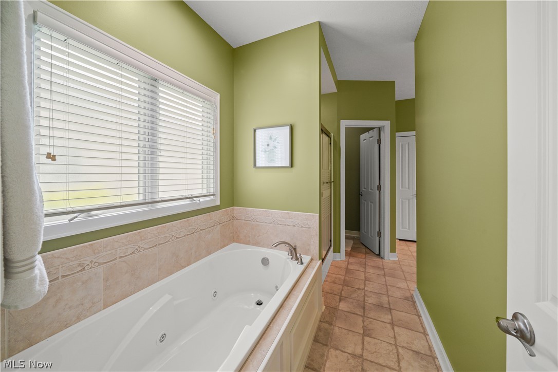 953 Outrigger Cove Painesville OH 44077