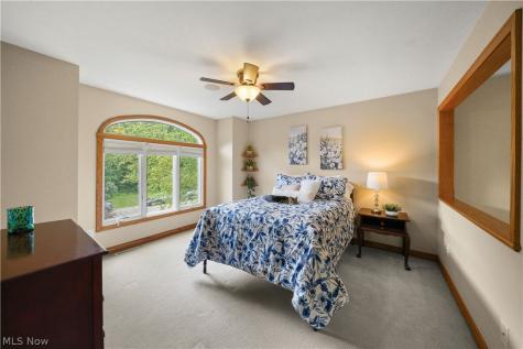 953 Outrigger Cove Painesville OH 44077