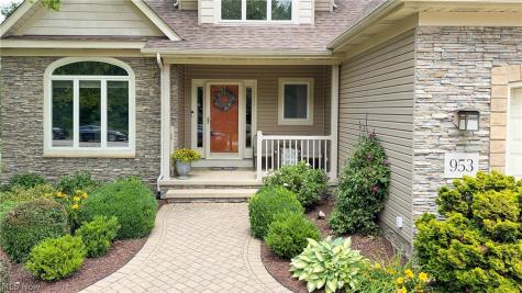 953 Outrigger Cove Painesville OH 44077