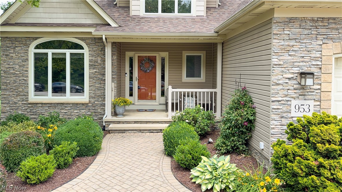953 Outrigger Cove Painesville OH 44077