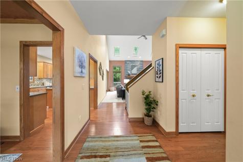 953 Outrigger Cove Painesville OH 44077