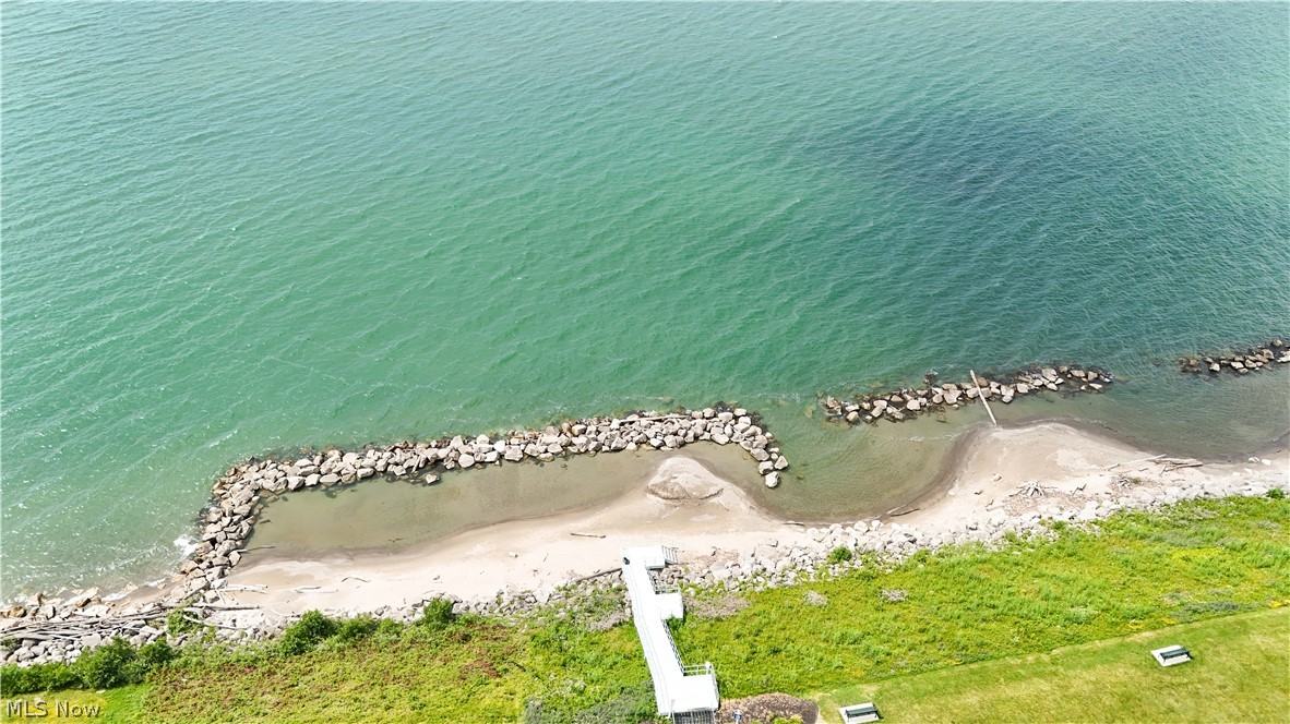 953 Outrigger Cove Painesville OH 44077