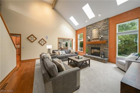 953 Outrigger Cove Painesville OH 44077