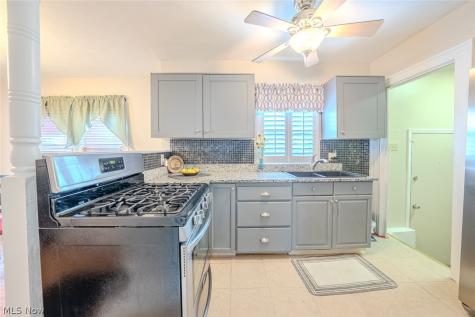 13613 Astor Avenue Cleveland OH 44135