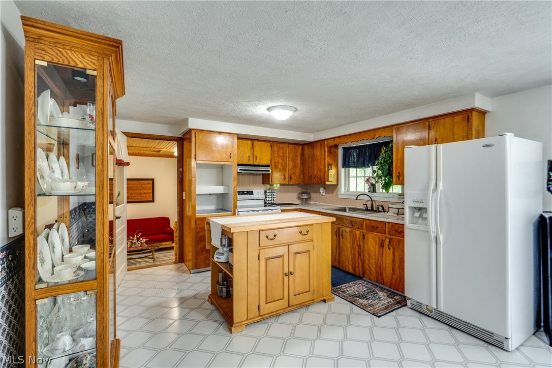 12722 Lisbon Street SE Paris OH 44669