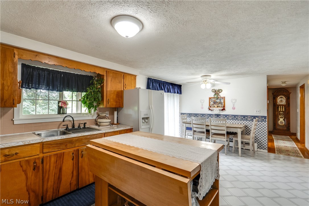12722 Lisbon Street SE Paris OH 44669