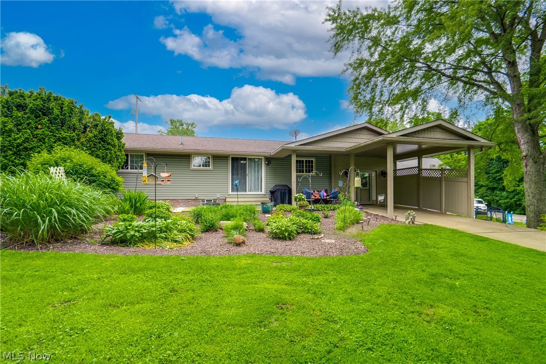 12722 Lisbon Street SE Paris OH 44669