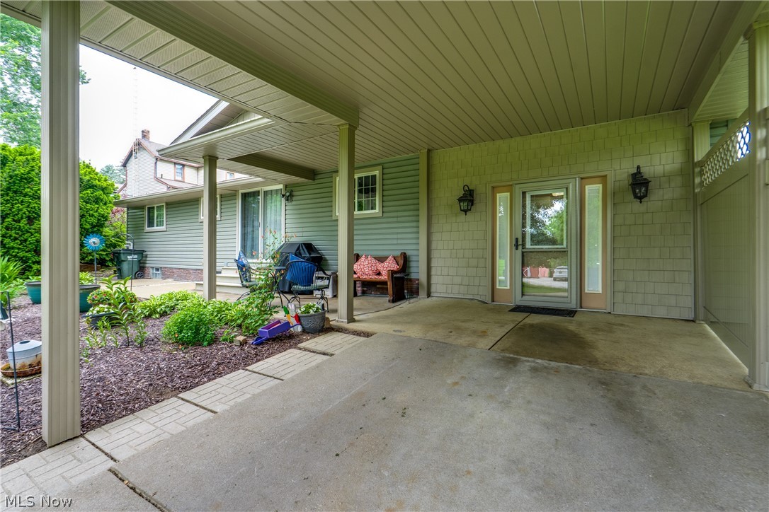12722 Lisbon Street SE Paris OH 44669