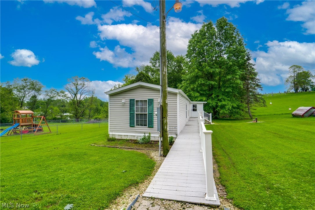 12722 Lisbon Street SE Paris OH 44669