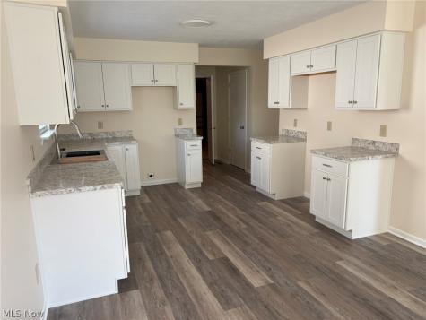 459 Hampton Drive Elyria OH 44035