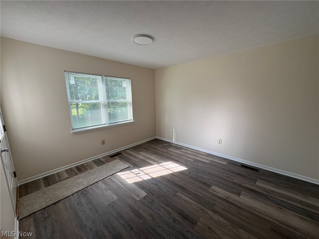 459 Hampton Drive Elyria OH 44035