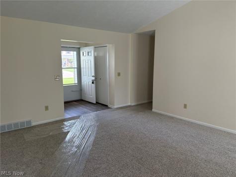459 Hampton Drive Elyria OH 44035