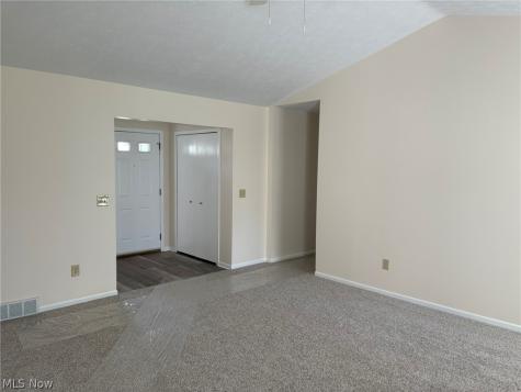 459 Hampton Drive Elyria OH 44035