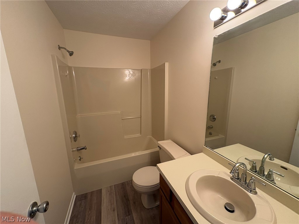 459 Hampton Drive Elyria OH 44035