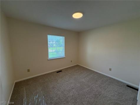 459 Hampton Drive Elyria OH 44035