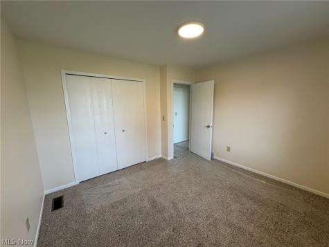 459 Hampton Drive Elyria OH 44035