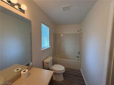 459 Hampton Drive Elyria OH 44035