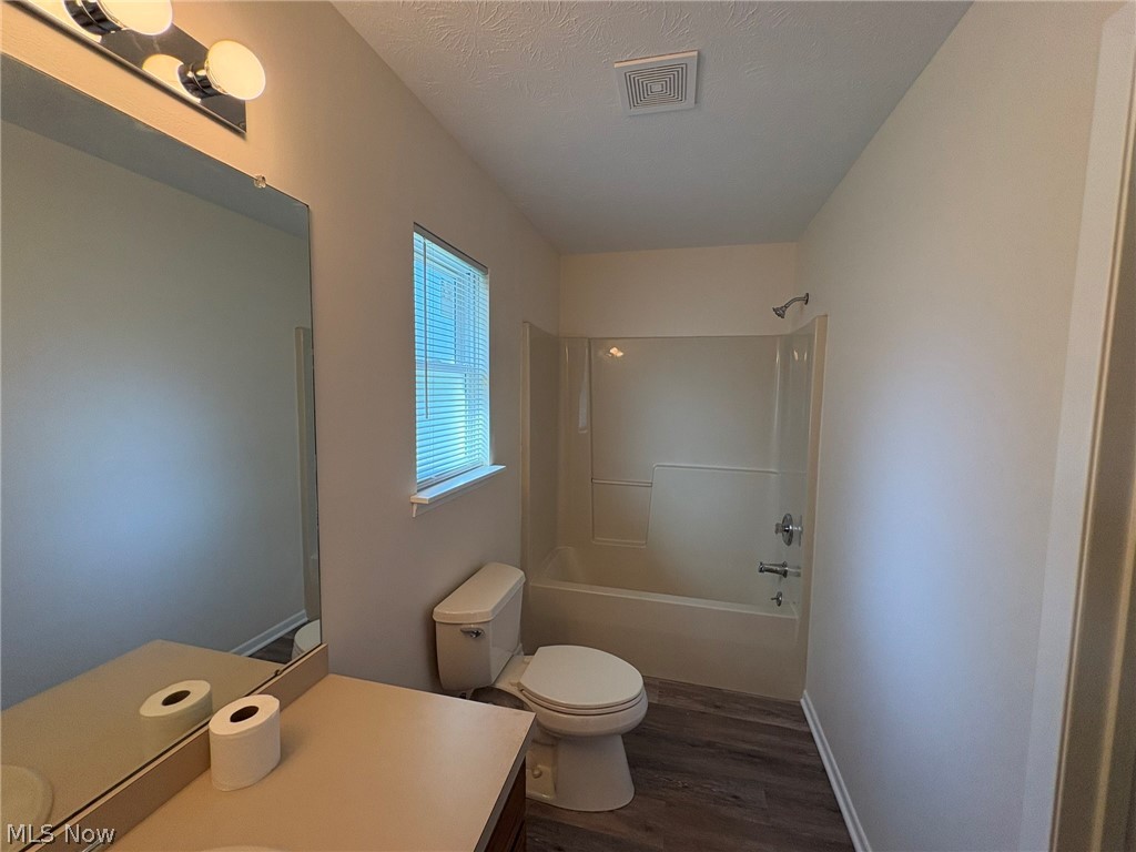 459 Hampton Drive Elyria OH 44035