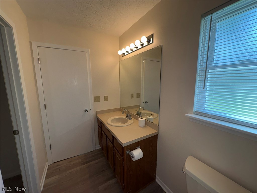 459 Hampton Drive Elyria OH 44035