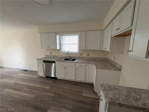 459 Hampton Drive Elyria OH 44035