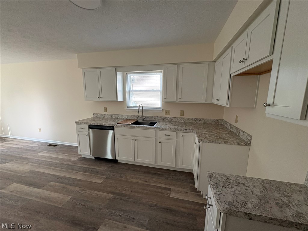 459 Hampton Drive Elyria OH 44035