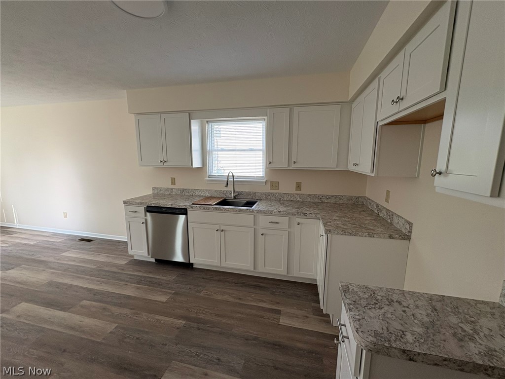 459 Hampton Drive Elyria OH 44035