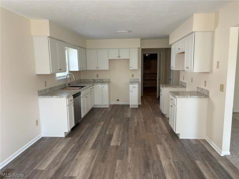 459 Hampton Drive Elyria OH 44035