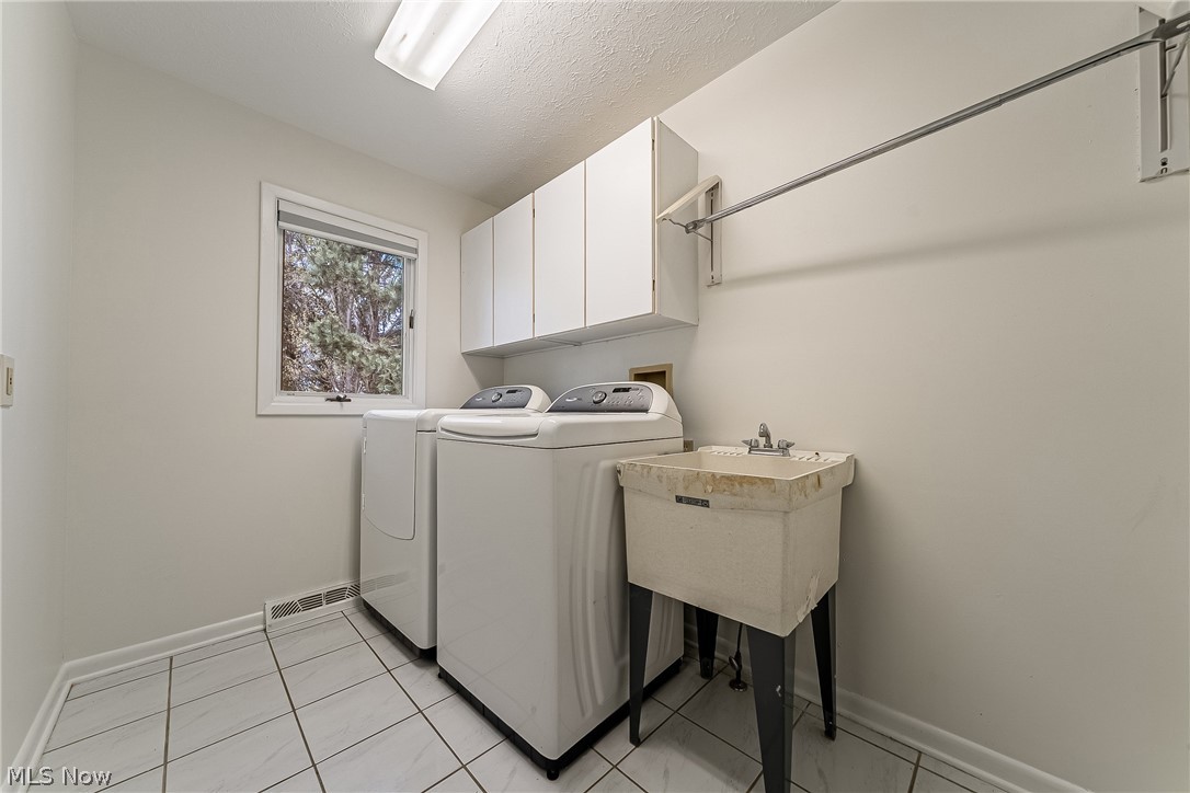 368 Leverett Lane Highland Heights OH 44143