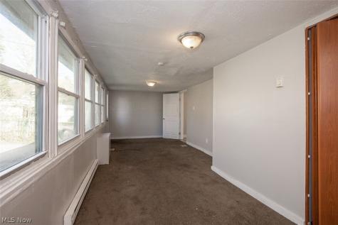 18761 Raymond Street Maple Heights OH 44137