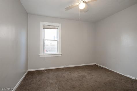 18761 Raymond Street Maple Heights OH 44137