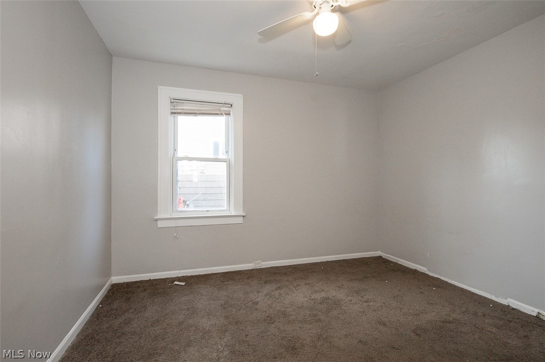 18761 Raymond Street Maple Heights OH 44137