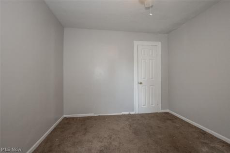 18761 Raymond Street Maple Heights OH 44137