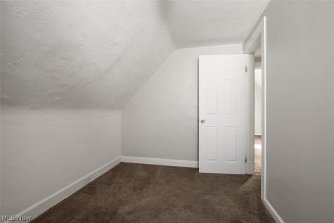 18761 Raymond Street Maple Heights OH 44137