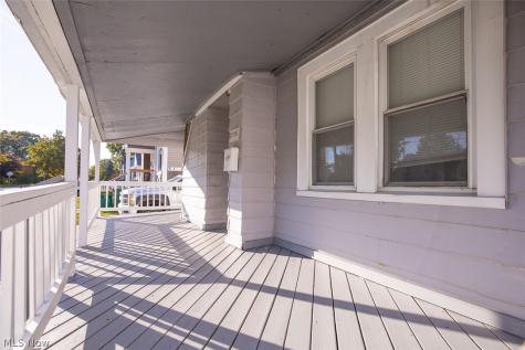 18761 Raymond Street Maple Heights OH 44137