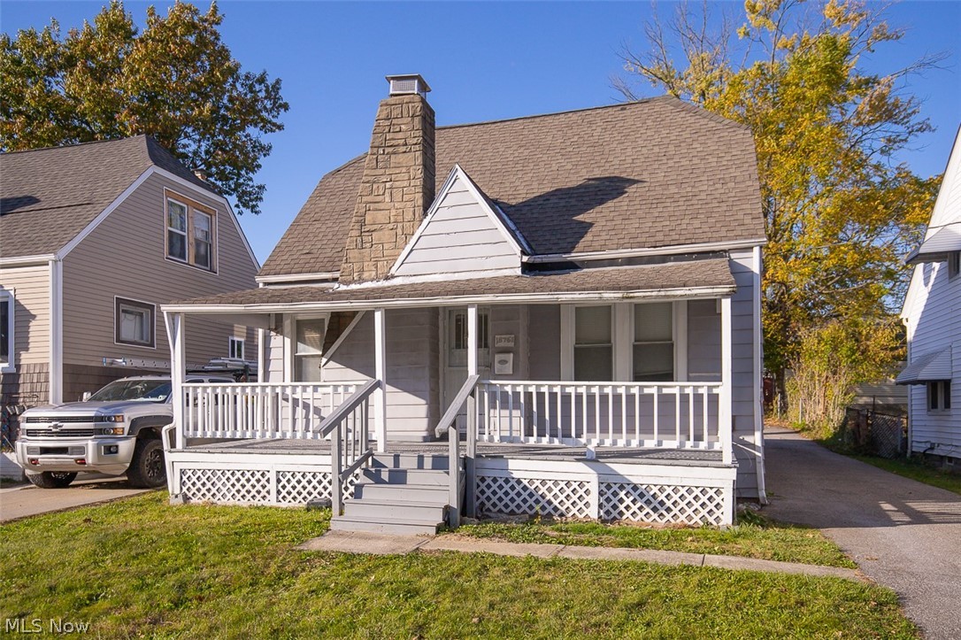 18761 Raymond Street Maple Heights OH 44137