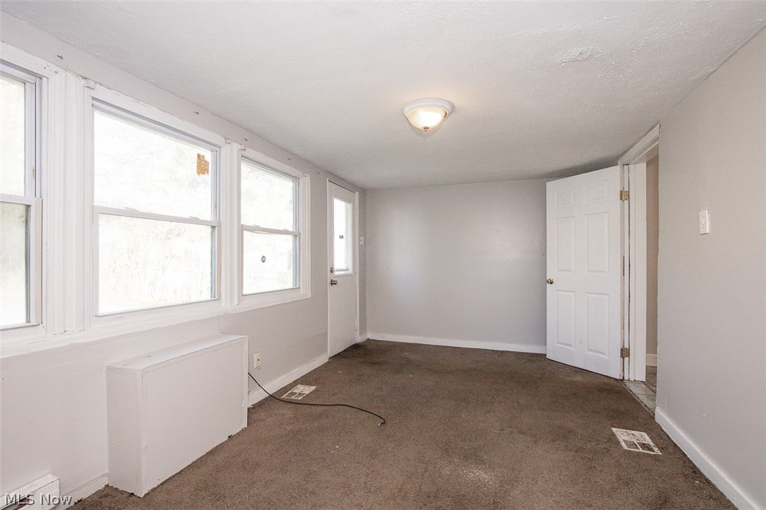 18761 Raymond Street Maple Heights OH 44137