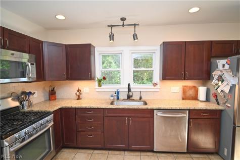 2367 Selma Avenue Youngstown OH 44504