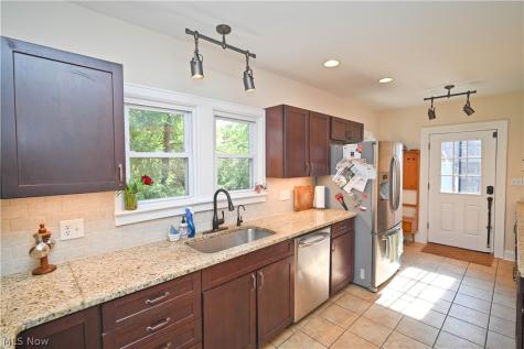2367 Selma Avenue Youngstown OH 44504