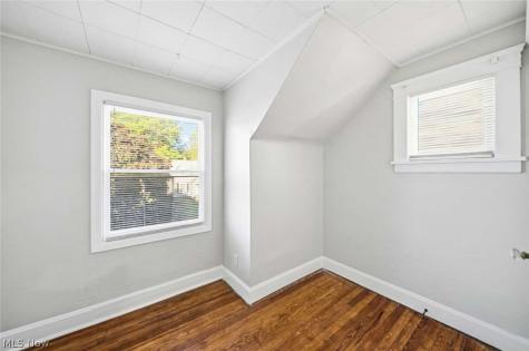 1524 E 221st Street Euclid OH 44117