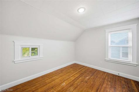 1524 E 221st Street Euclid OH 44117