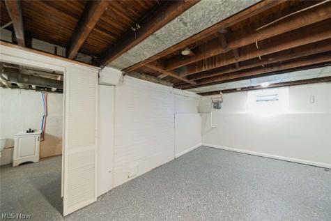 1524 E 221st Street Euclid OH 44117