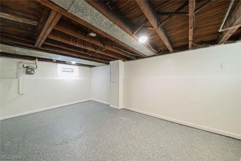 1524 E 221st Street Euclid OH 44117