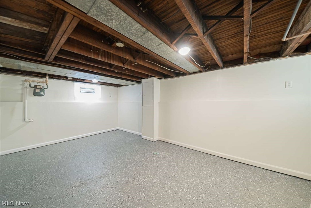 1524 E 221st Street Euclid OH 44117