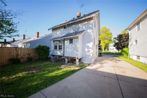 1524 E 221st Street Euclid OH 44117