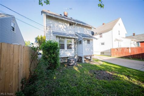 1524 E 221st Street Euclid OH 44117